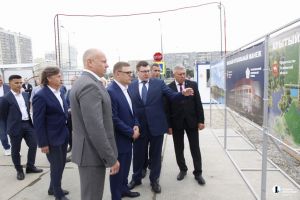 В Челябинске начали строительство футбольного манежа