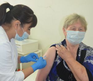 Прививочный кабинет Уйской больницы в «ковикулы» будет работать круглосуточно