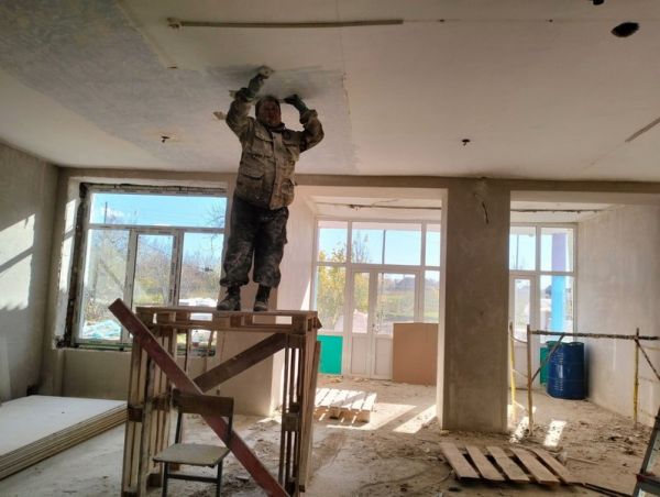 В Аминевской школе оштукатурили стены и установили новые окна