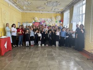 В Петропавловской школе отпраздновали день рождения «Движения Первых»