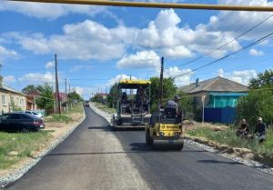 В Уйском продолжается ремонт дорог