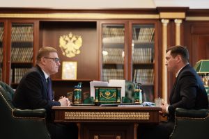 Губернатор Алексей Текслер встретился с председателем контрольно-счетной палаты региона Алексеем Лошкиным