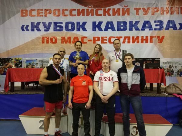 Серебро по масс-рестлингу на Кавказе завоевала спортсменка из Уйского