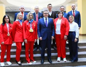 Алексей Текслер вручил премии призерам Паралимпиады
