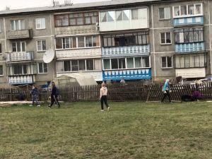 Волонтеры ЦВР навели чистоту в Уйском