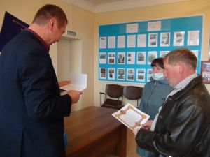 Полицейские вручили Благодарственные письма родителям и студентам
