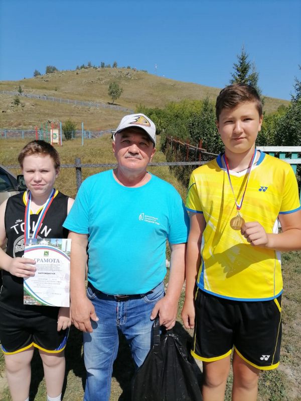 Уйские теннисисты привезли медали и сладкий приз из Башкортостана