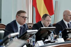 Губернатор Алексей Текслер провел областное совещание в очном формате