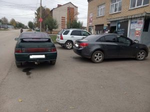 Молодой водитель за два дня стал участником ДТП в Ларино и Выдрино
