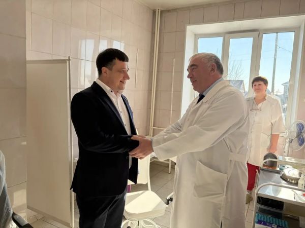 Депутат Уйского округа Андрей Ярин помог приобрести кресло для процедурного кабинета Уйской ЦРБ