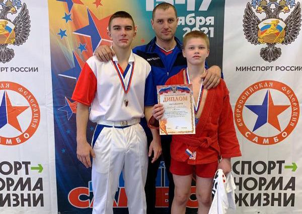 Уйские самбисты участвовали в региональных турнирах