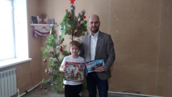 Школьнику из Замотохино вручили подарок в рамках акции &laquo;Елка желаний&raquo;