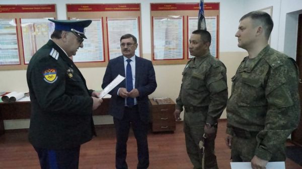 Глава Уйского района Вениамин Владельщиков посетил танковую дивизию