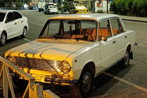 Двое 19-летних жителей Уйского округа пытались угнать несколько автомобилей
