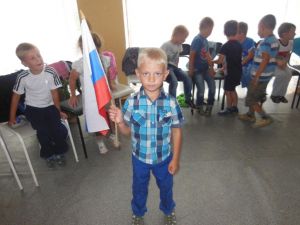 Дошкольные учреждения Уйского отметили День Государственного флага РФ