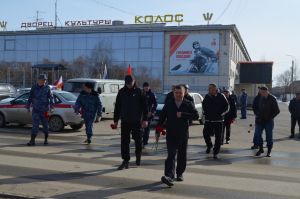 Сегодня в Уйском впервые прошел автопробег, посвященный Дню войск нацгвардии РФ