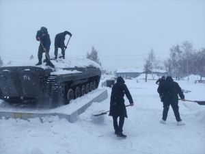 Студенты Уйского филиала проводят субботники и помогают бойцам СВО