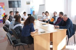 В Уйском обсудили организацию молодежного пространства