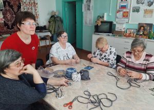 В ДК Маслово прошел мастер-класс по чичковскому плетению