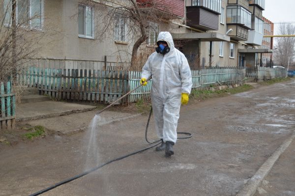 В Уйском проводят дезинфекцию общественных мест