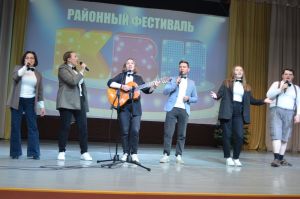 В Уйском ДК &laquo;Колос&raquo; состоялся районный фестиваль КВН