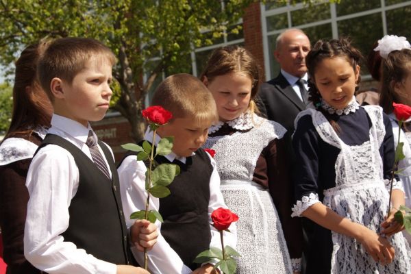 Школьники первого сентября сядут за парты, а не за компьютеры