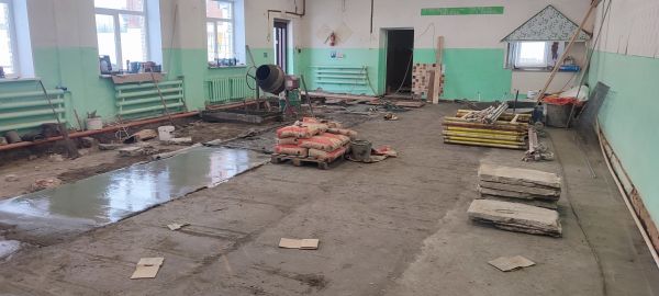 В Уйской начальной школе продолжается ремонт