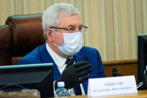 Председатель Заксобрания региона предложил отметить труд медиков
