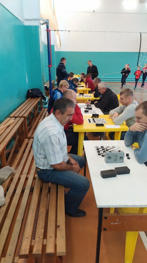 В Уйском прошли соревнования по шашкам