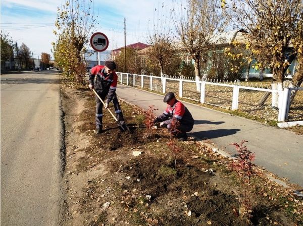 В Уйском районе продолжается благоустройство