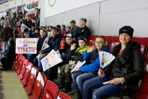 Юные хоккеисты Уйского побывали на игре «Трактора» с «Ак Барсом»