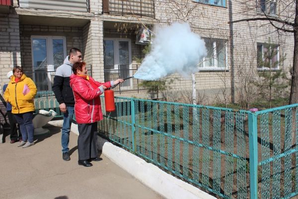 В Уйском комплексном центре прошло занятие по пожарной безопасности