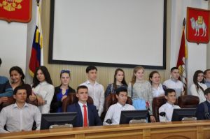 Выпускники Уйской школы на экскурсии в Челябинске