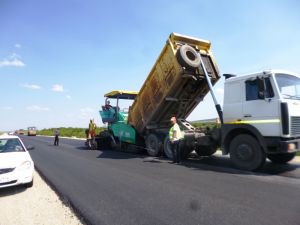 В Уйском районе продолжается ремонт дорог