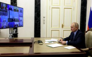 Владимир Путин предложил повысить зарплату бюджетникам в 2023 году