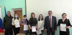 Шесть семей Уйского района получили жилищные сертификаты