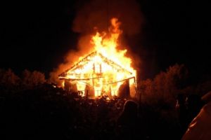 В Нижнеусцелемово загорелся жилой дом