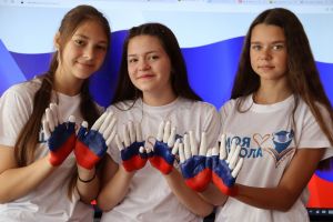 В Уйском прошла акция &laquo;Флаг моего государства&raquo;