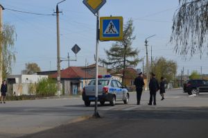 Вчера в Уйском на кольцевой столкнулись две машины