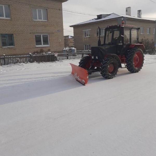 В Уйском коммунальные службы чистят улицы и тротуары