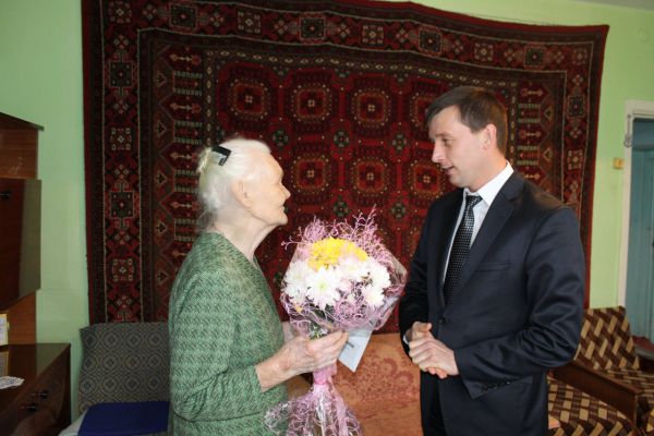 Ветерана труда Клавдию Новикову поздравили с 90 – летием