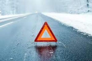 В Уйском районе две женщины съехали с дороги