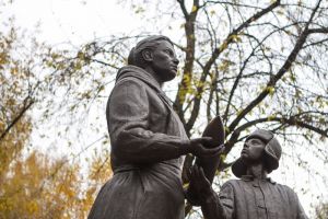 В Уйском районе предложили установить памятник женщине – труженице и матери