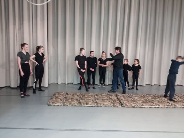 В Уйском ДК прошел мастер &ndash; класс для цирковых артистов