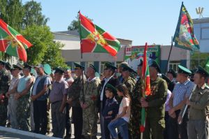 Пограничники Уйского района отмечают свой праздник