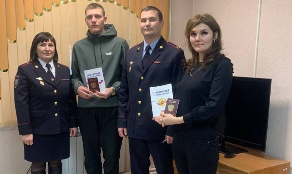 В Уйском районе приняли присягу граждане, прибывшие из Ближнего зарубежья