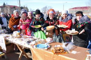 В Уйском отпраздновали  Масленицу