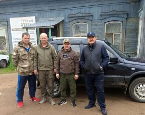 Очередную партию гуманитарного груза доставили за ленточку активисты движения &laquo;Помощь фронту: Уйский район&raquo;