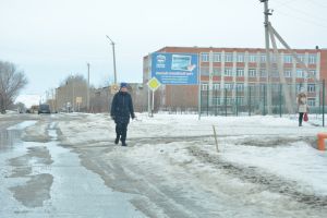 В непогоду  у основного подрядчика по расчистке улиц  в Уйском возникли проблемы