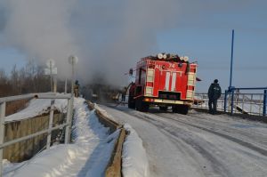 Сегодня в Уйском на мосту в Новом Заречье загорелся автобус